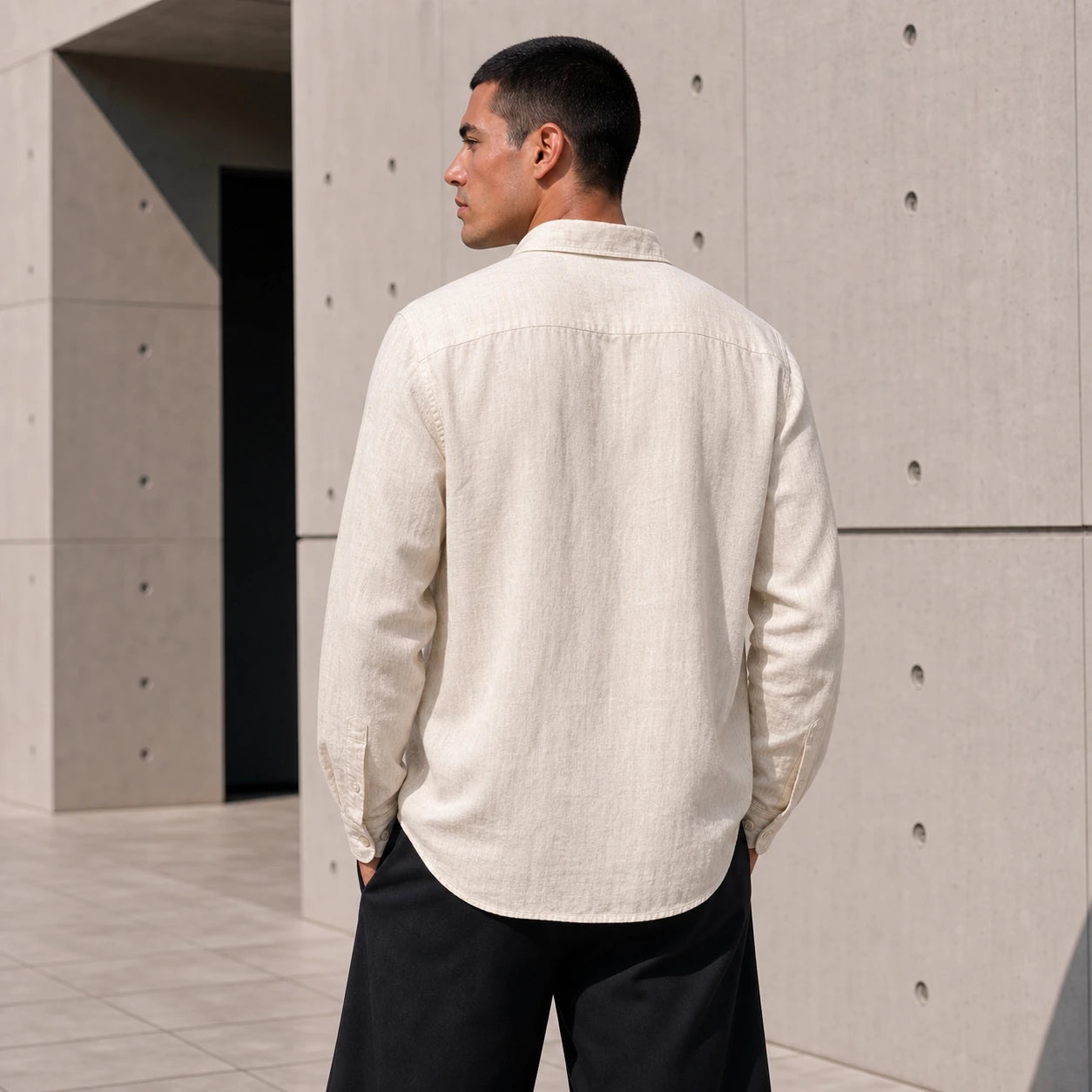 Стилна мъжка риза екрю с дълъг ръкав и свободна визия - BeigeLinenShirt lifestyle back
