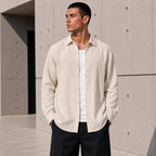 Стилна мъжка риза екрю с дълъг ръкав и свободна визия - BeigeLinenShirt lifestyle front underlayer