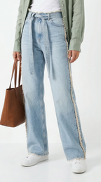 Дамски светли дънки с колан и страничен ресни ефект