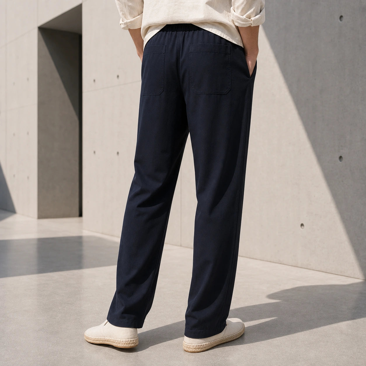 Стилни тъмносини мъжки панталони с връзки - Pantalon7 lifestyle back