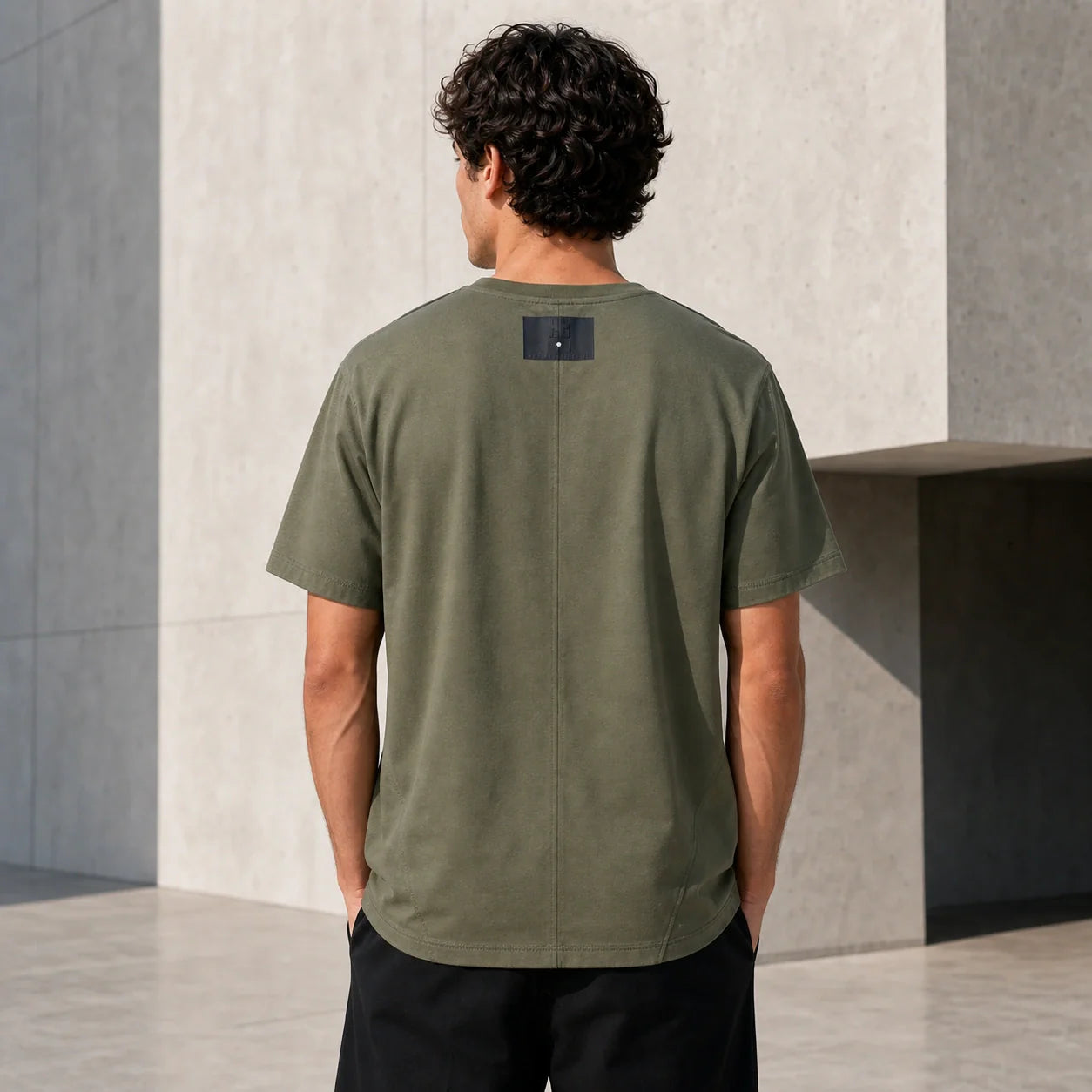 Масленозелена мъжка тениска с тъмен джоб акцент - Shirt1 lifestyle back