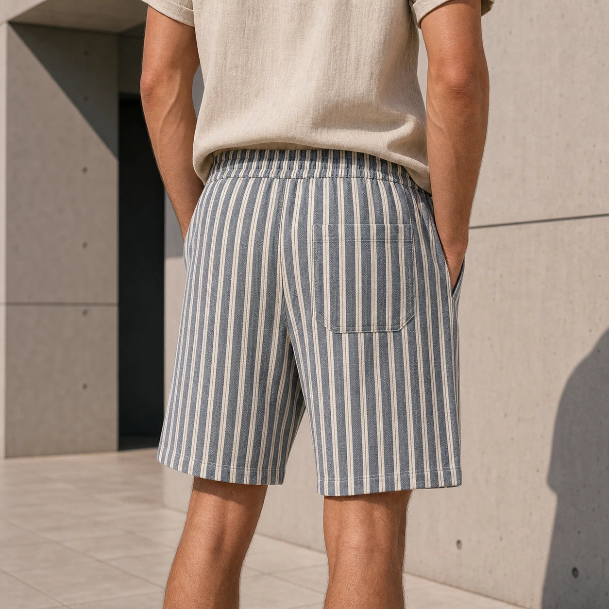 Мъжки къси панталони на райе с връзки - Shortjeans1 lifestyle back