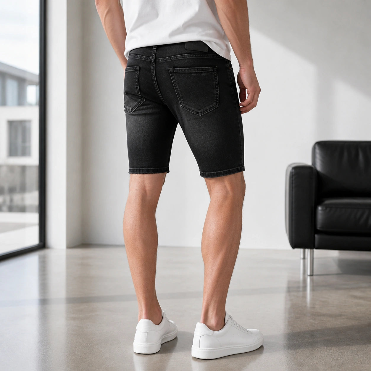 Черни мъжки къси дънки с накъсани детайли - Shortjeans8 lifestyle back