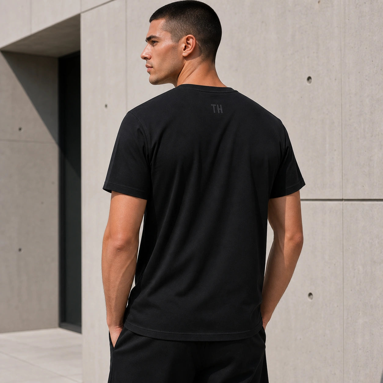 Черна мъжка тениска с графичен принт - T Shirt21 lifestyle back