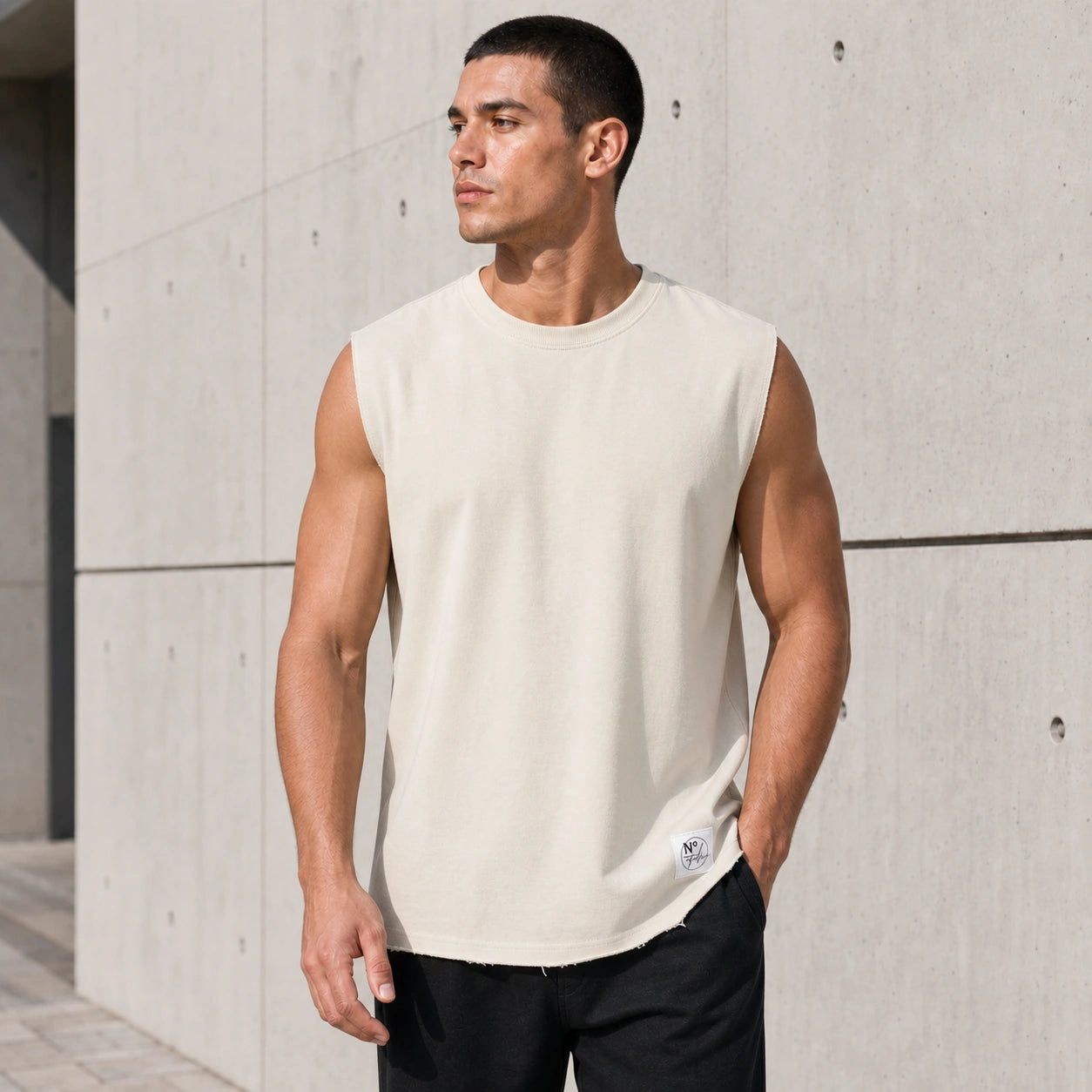 Стилен кремав мъжки потник без ръкави - Tanktop1 lifestyle front