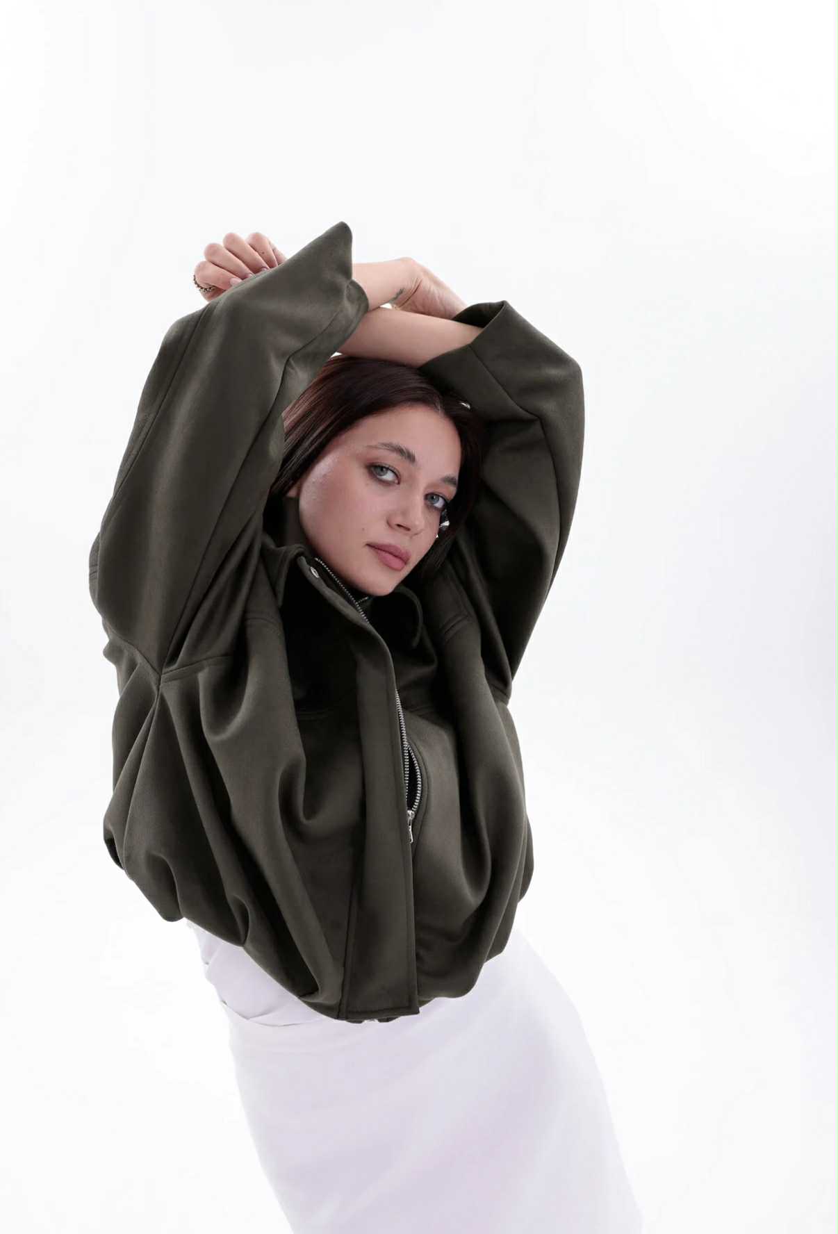 Дамско велурено яке тип бомбър